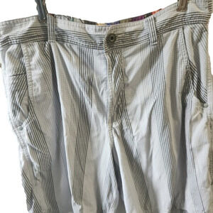 453. Lululemon Men's Grey, Black and White Plaid Shorts |M